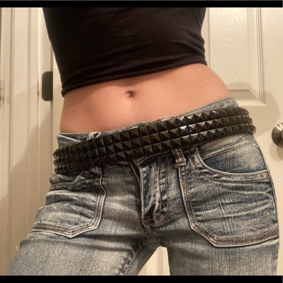 All black scene studded belt 💕 - Picture 2 of 4